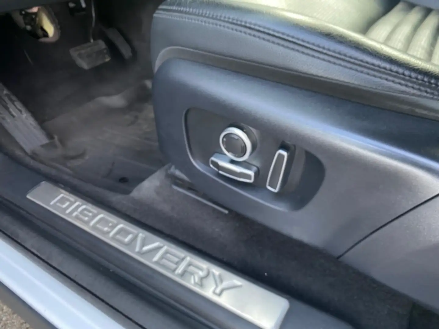 Vehicle image, number 12