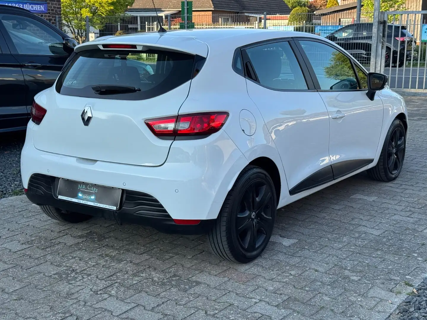 Vehicle image, number 6