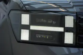 Vehicle image thumbnail, number 5