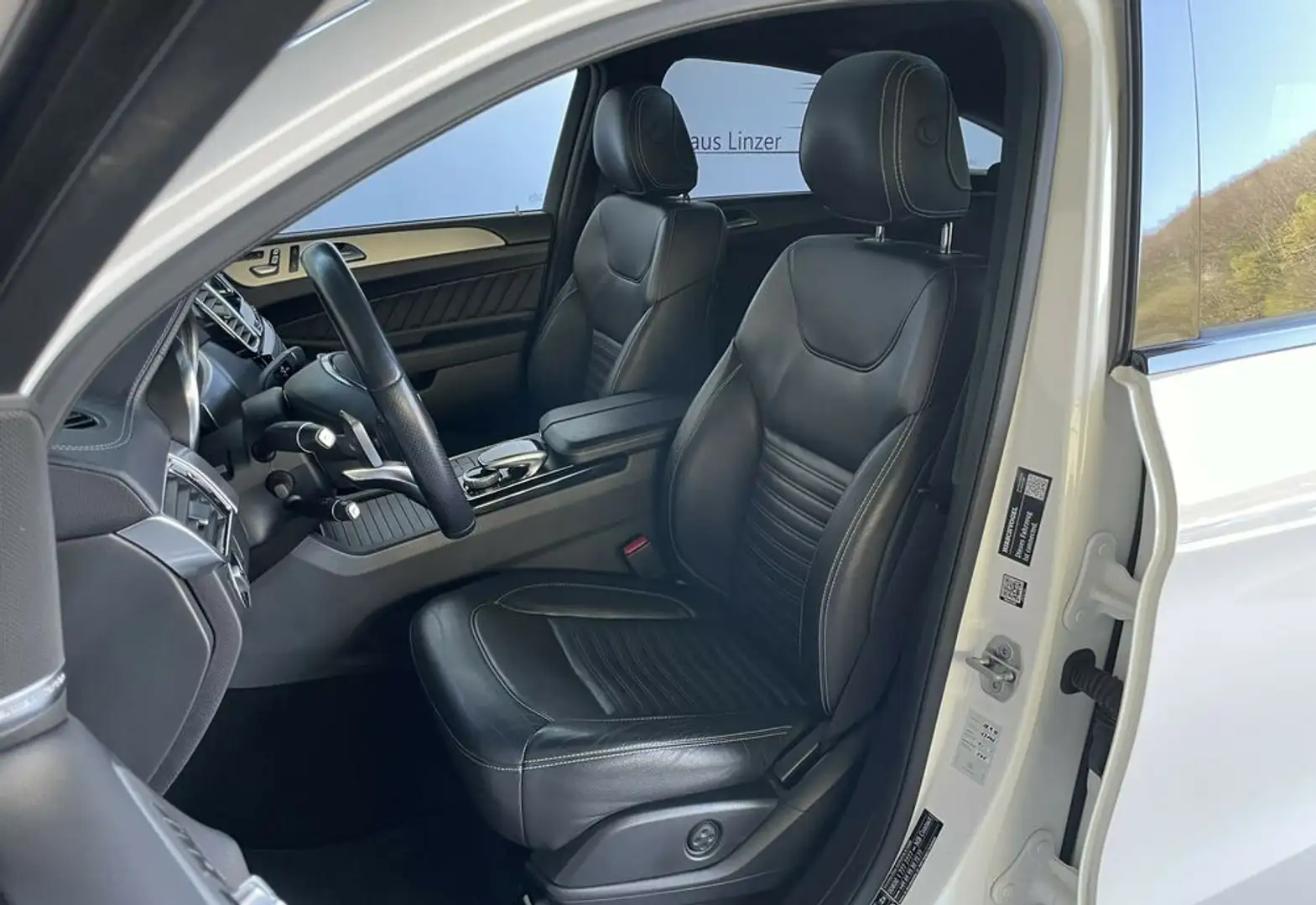 Vehicle image, number 9