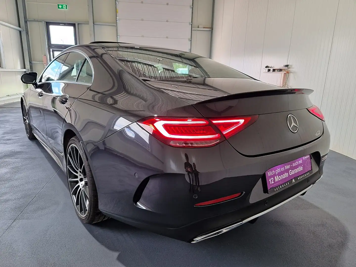 Vehicle image, number 8