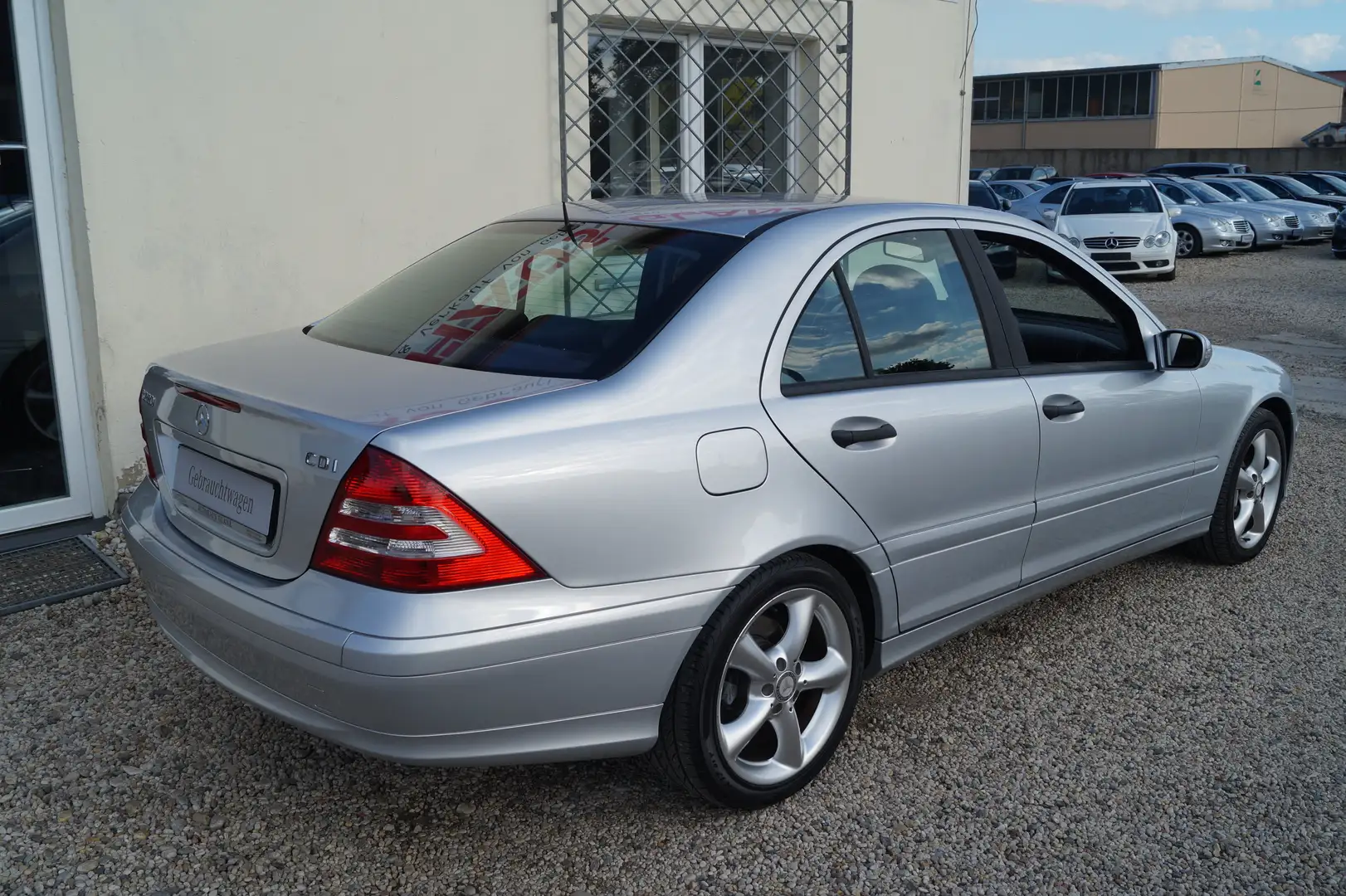 Vehicle image, number 6