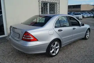 Vehicle image thumbnail, number 6