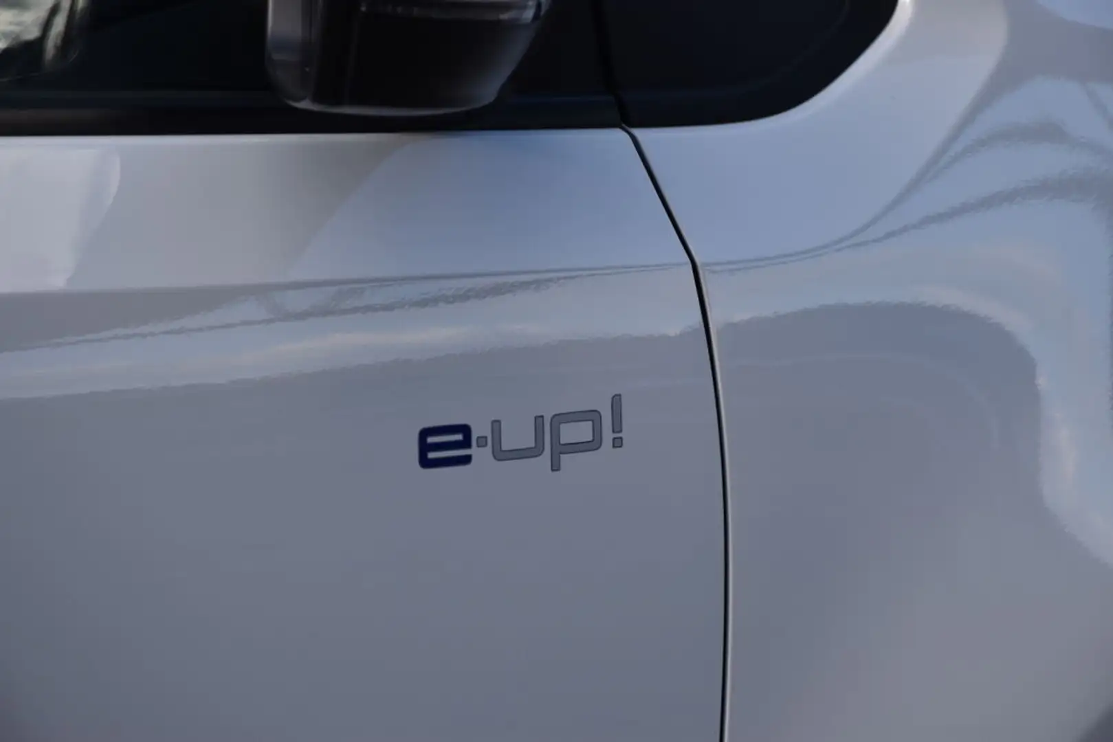 Vehicle image, number 10