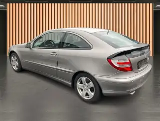 Vehicle image thumbnail, number 6