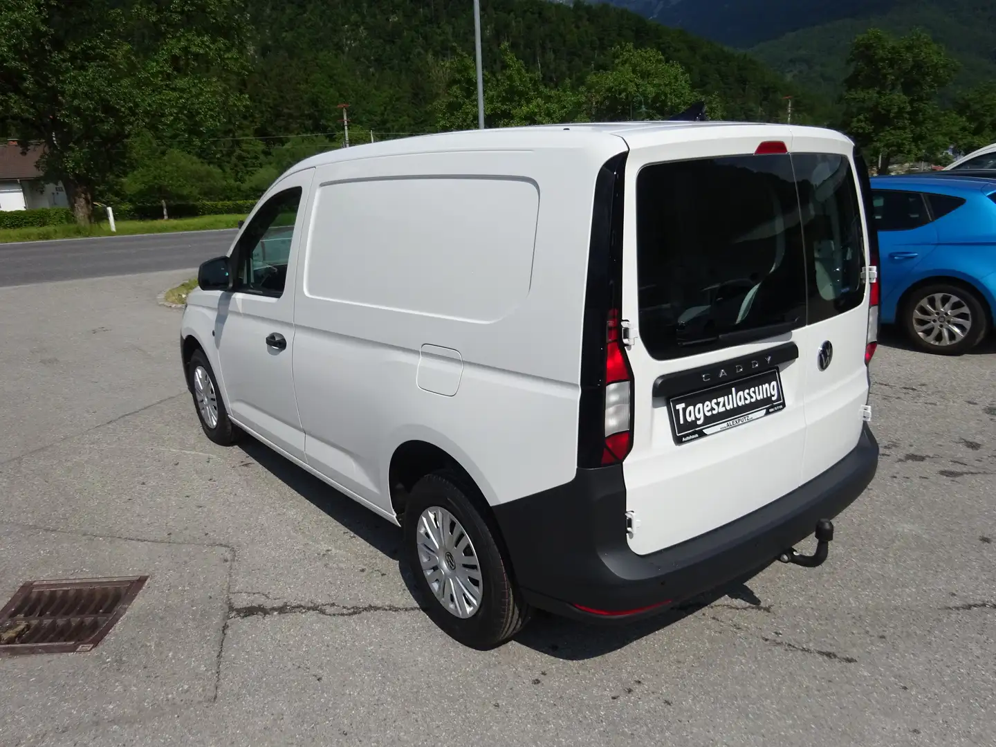 Vehicle image, number 7