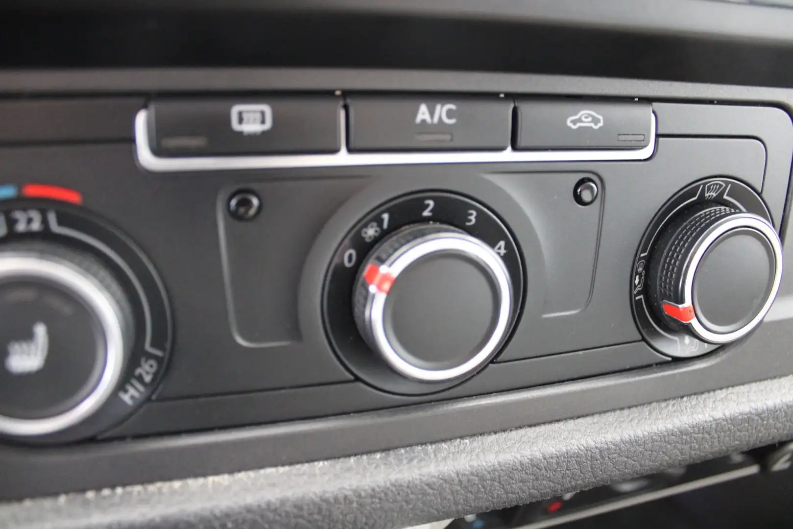 Vehicle image, number 16