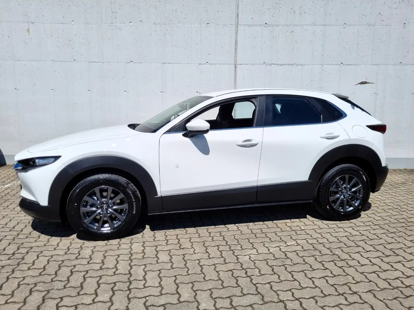 Vehicle image, number 3