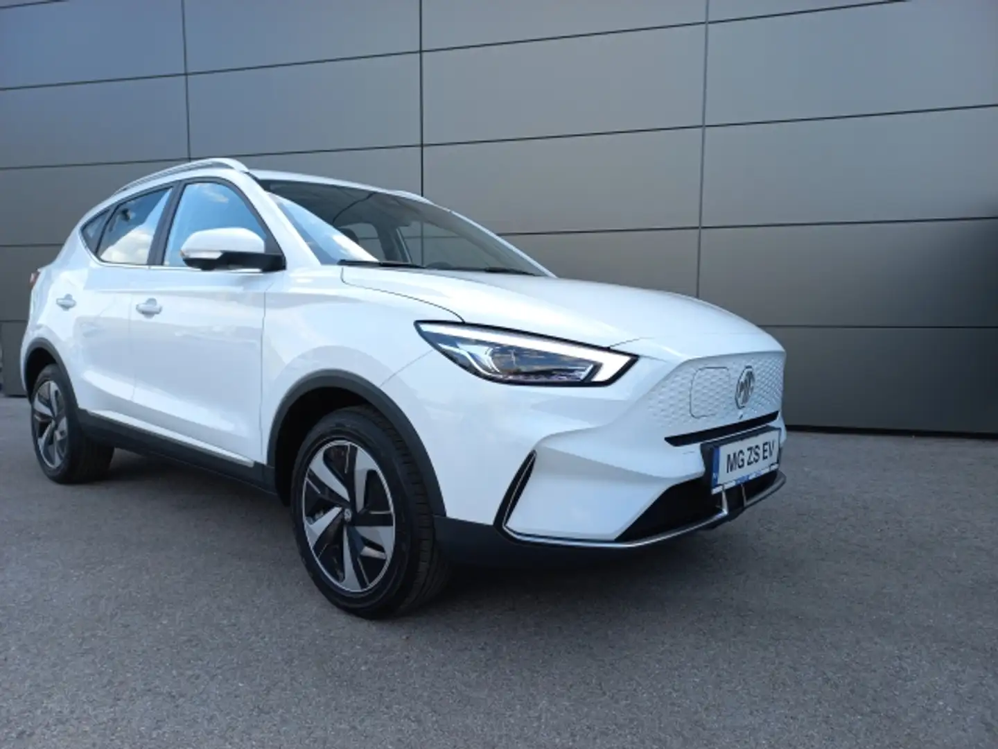 Vehicle image, number 1