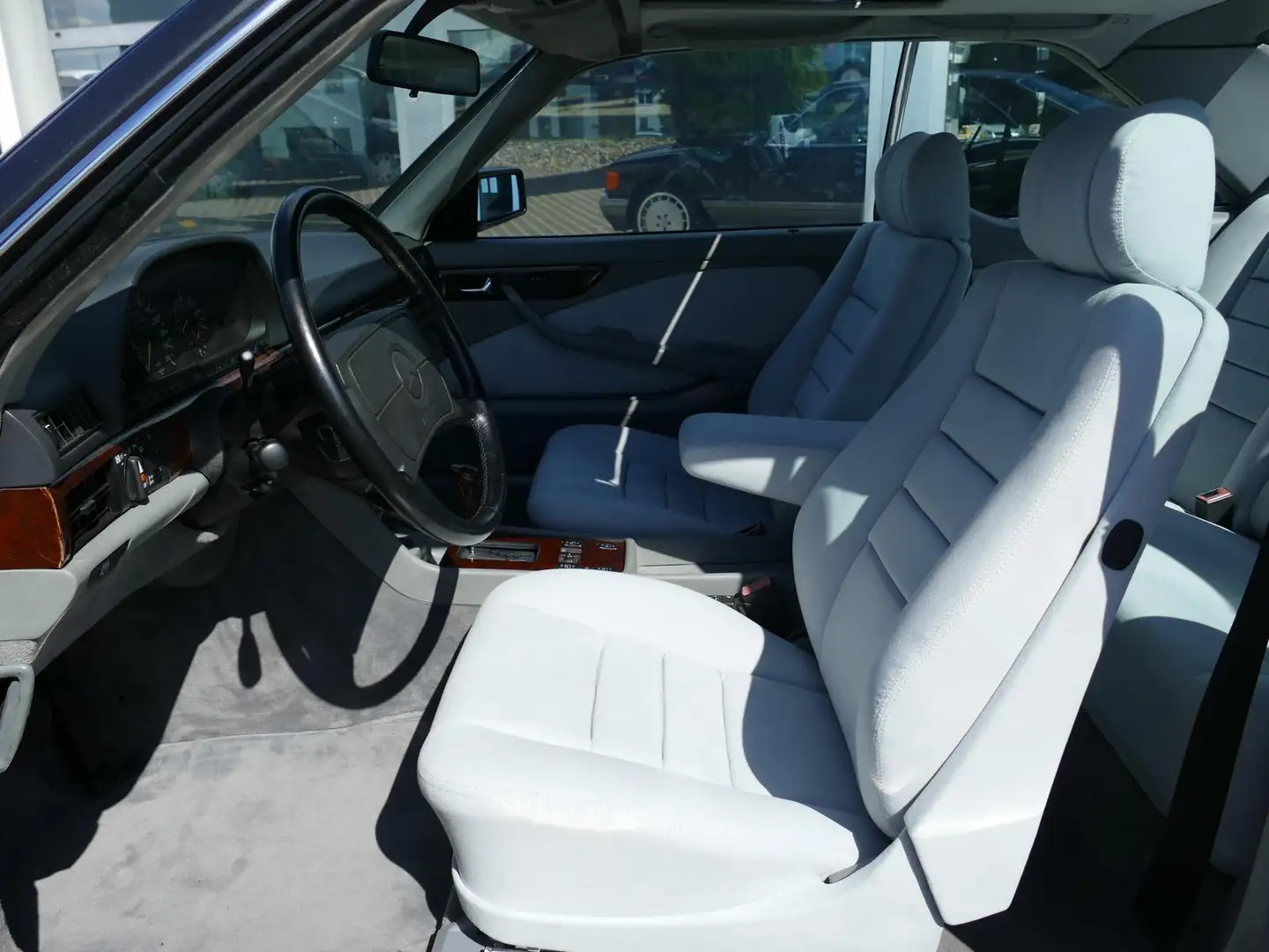 Vehicle image, number 10