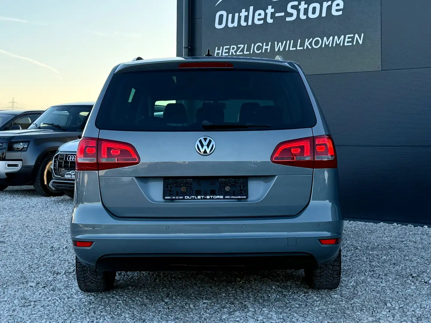 Vehicle image, number 6