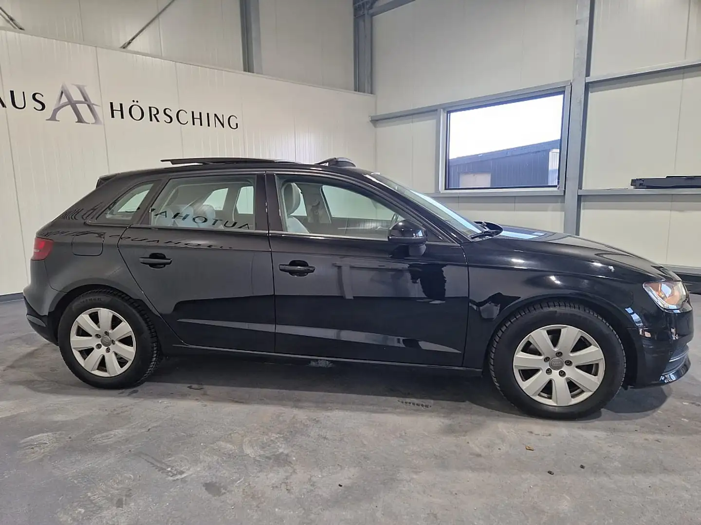 Vehicle image, number 4