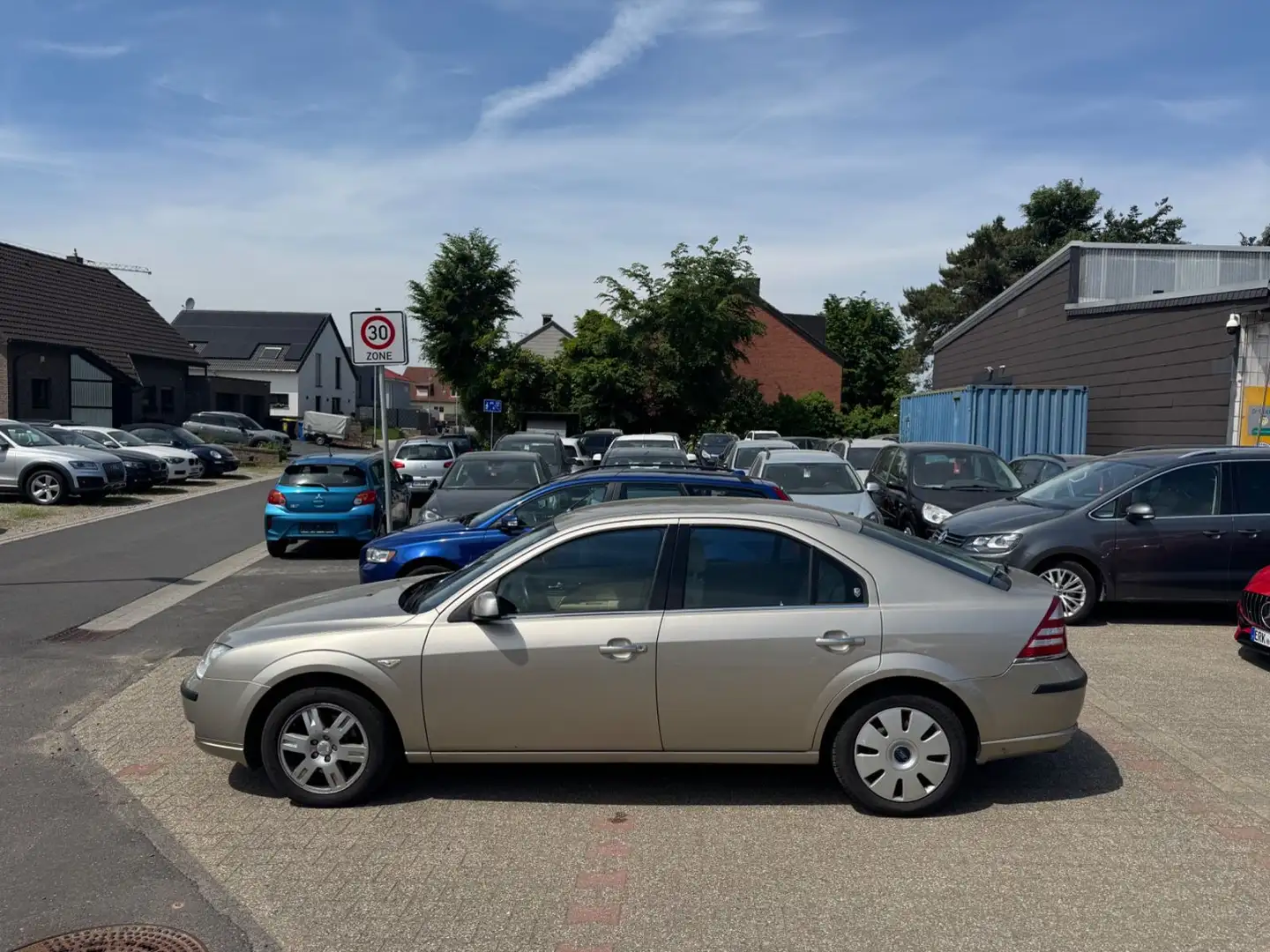Vehicle image, number 2