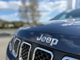 Vehicle image thumbnail, number 7