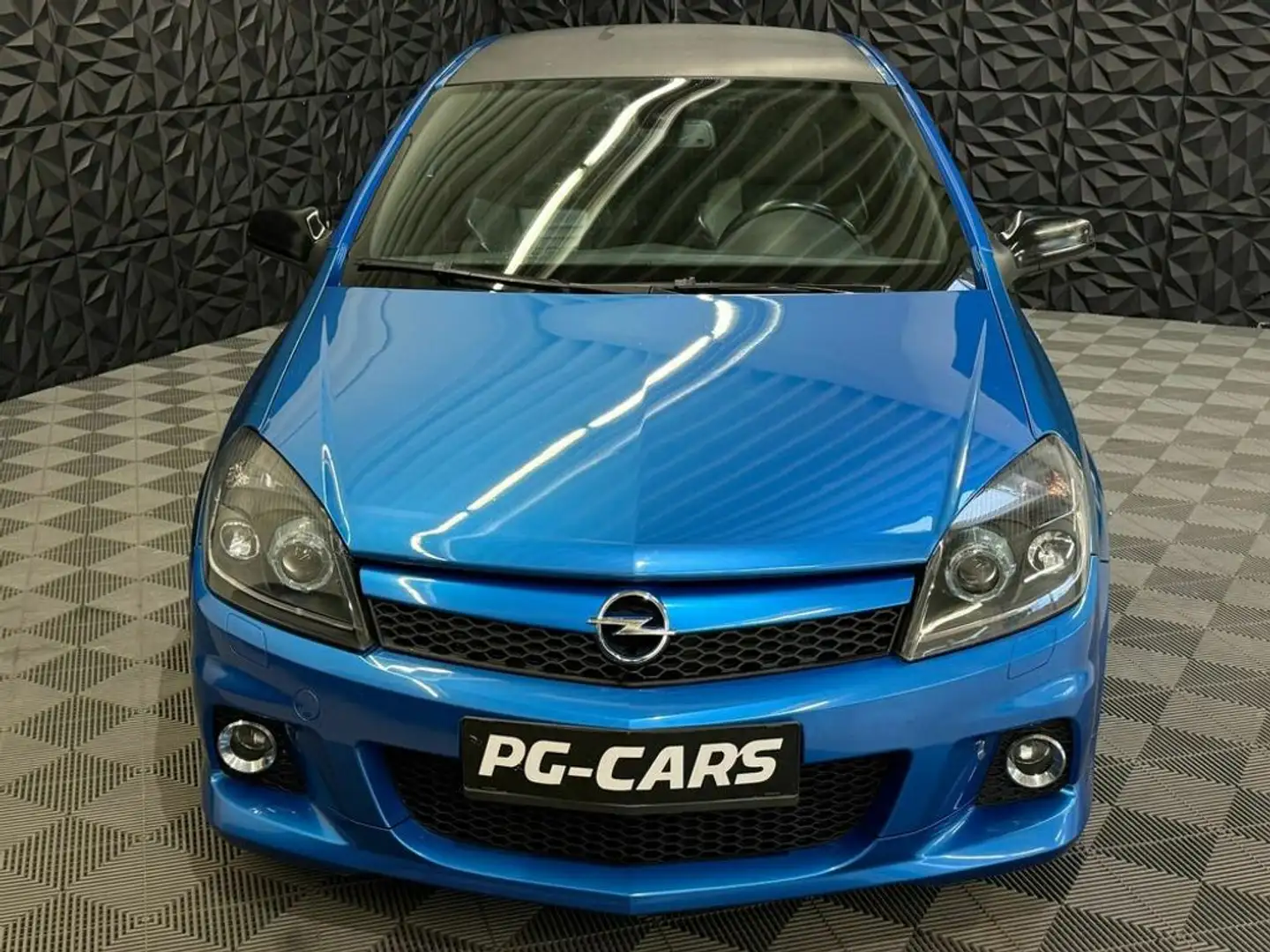 Vehicle image, number 4