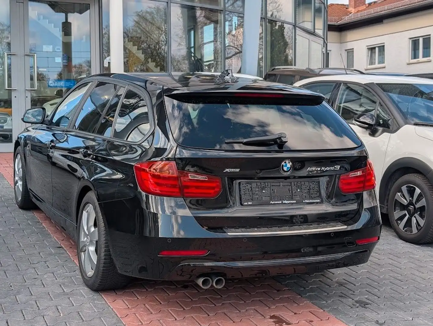 Vehicle image, number 9