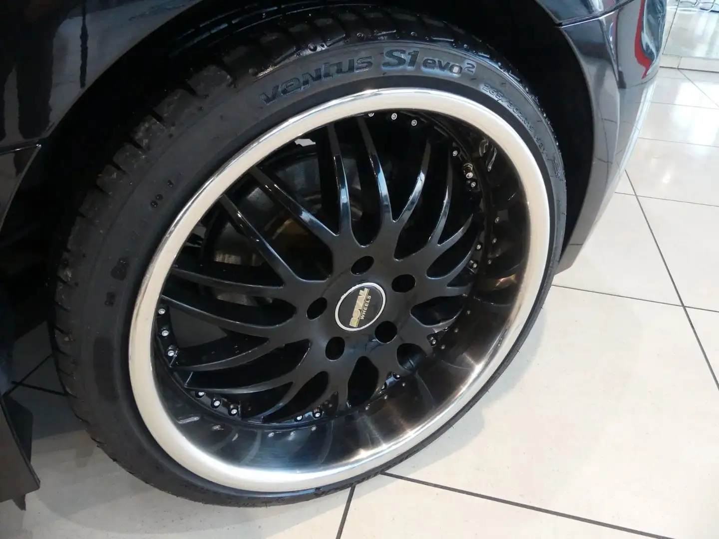 Vehicle image, number 10