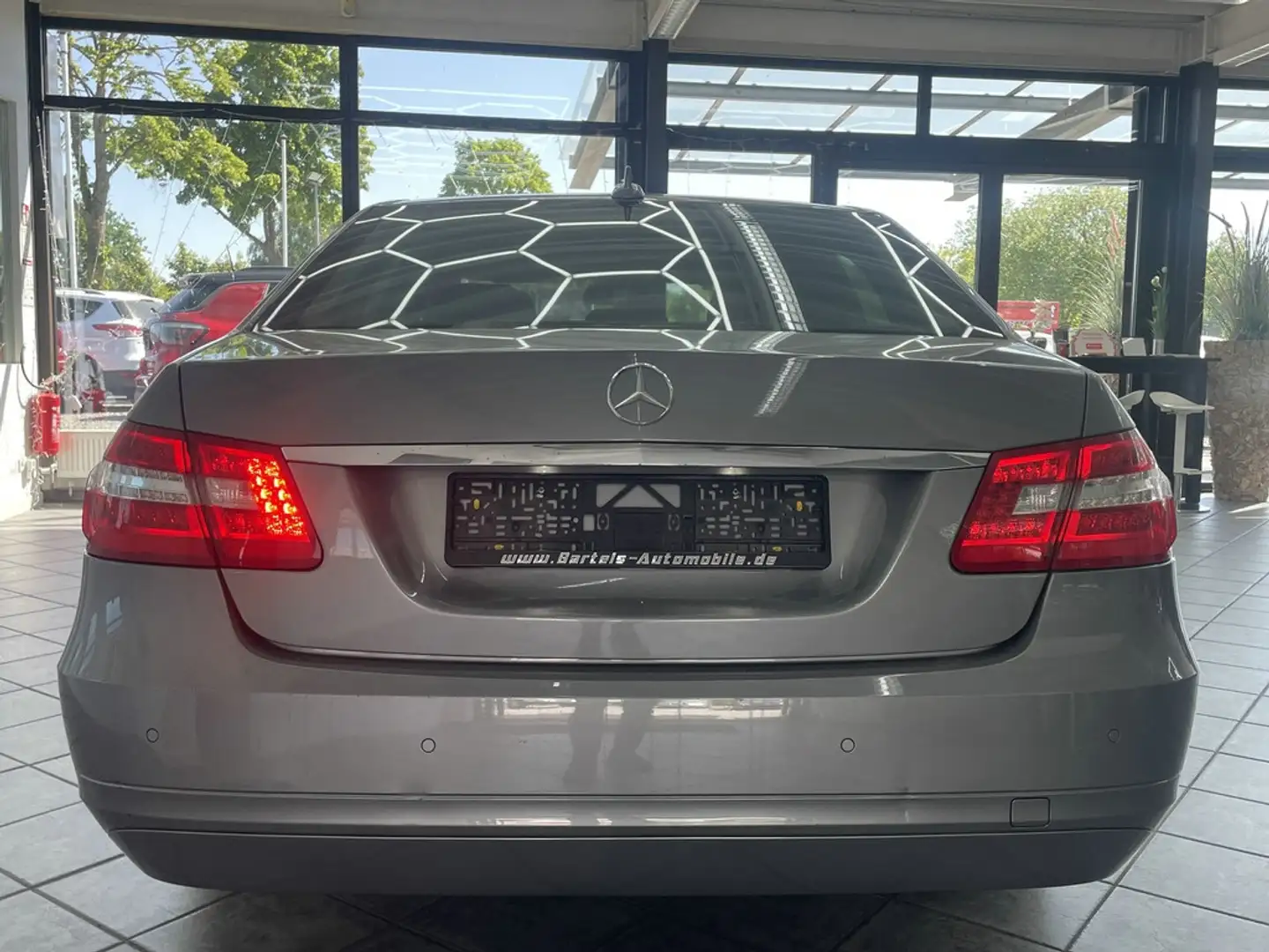 Vehicle image, number 2