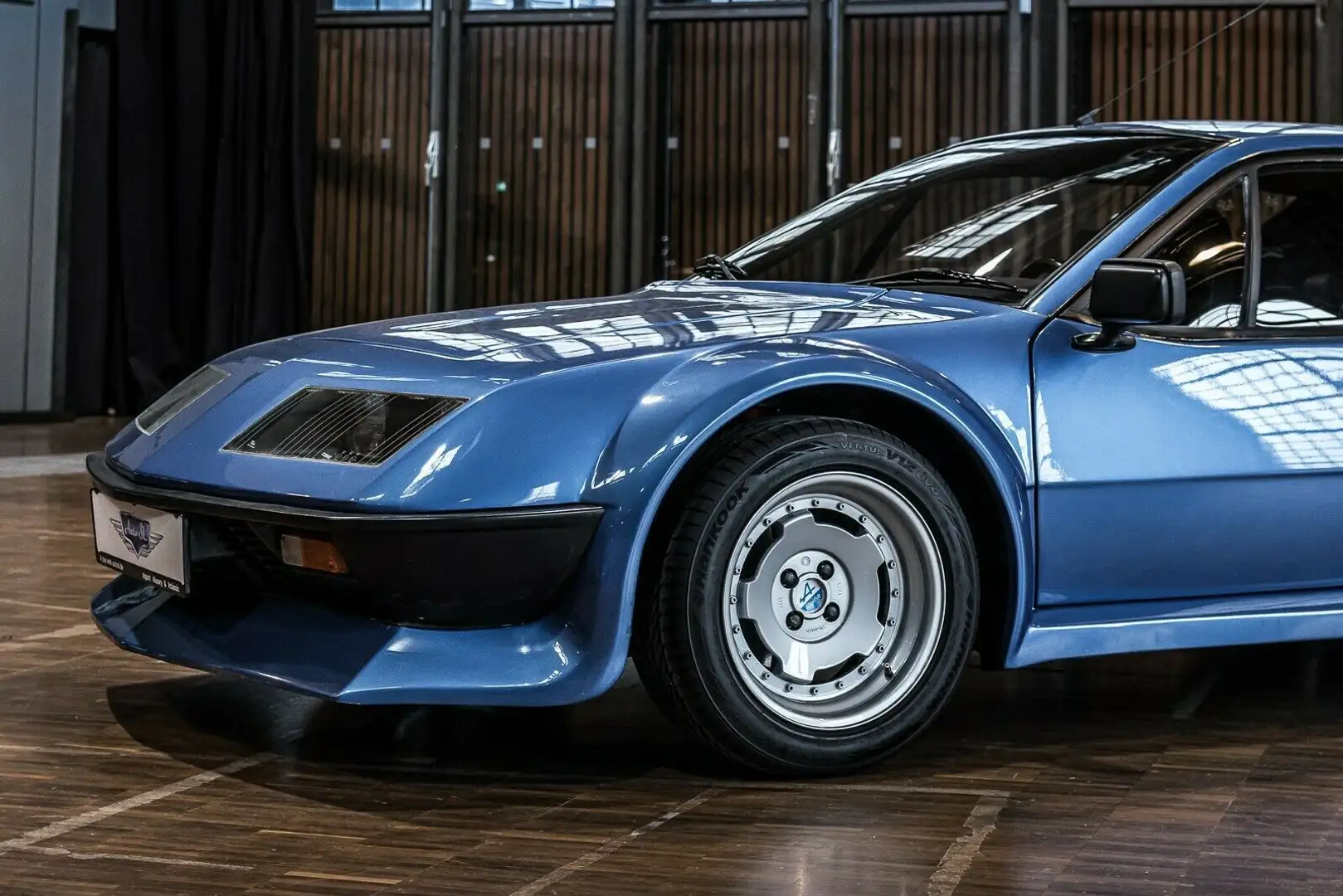 Vehicle image, number 9