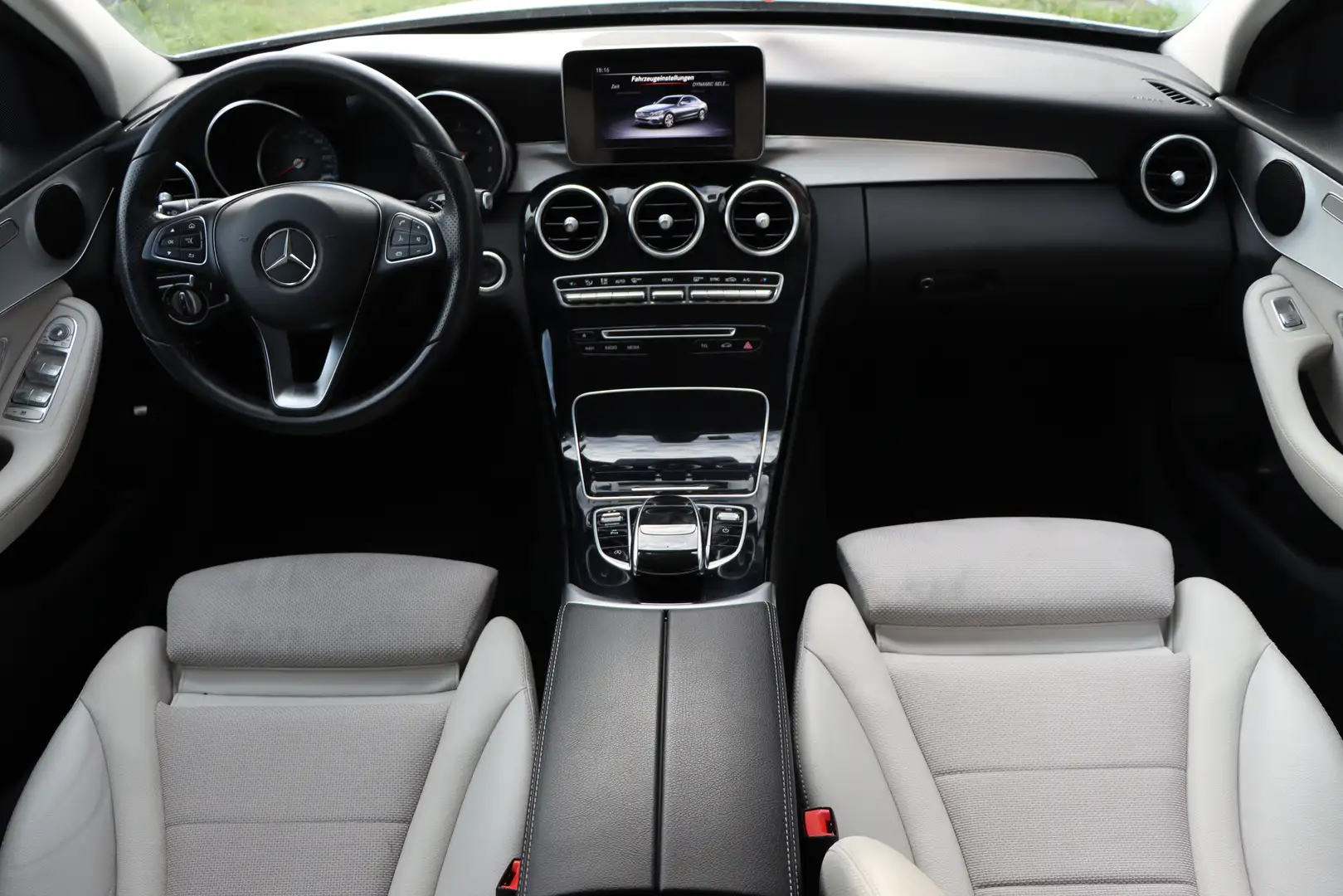 Vehicle image, number 9