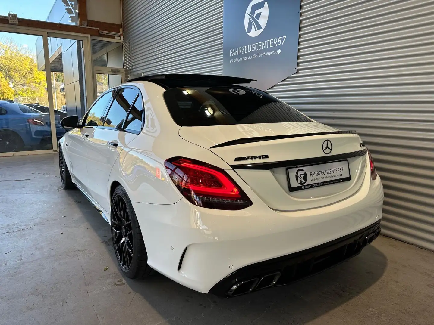 Vehicle image, number 9