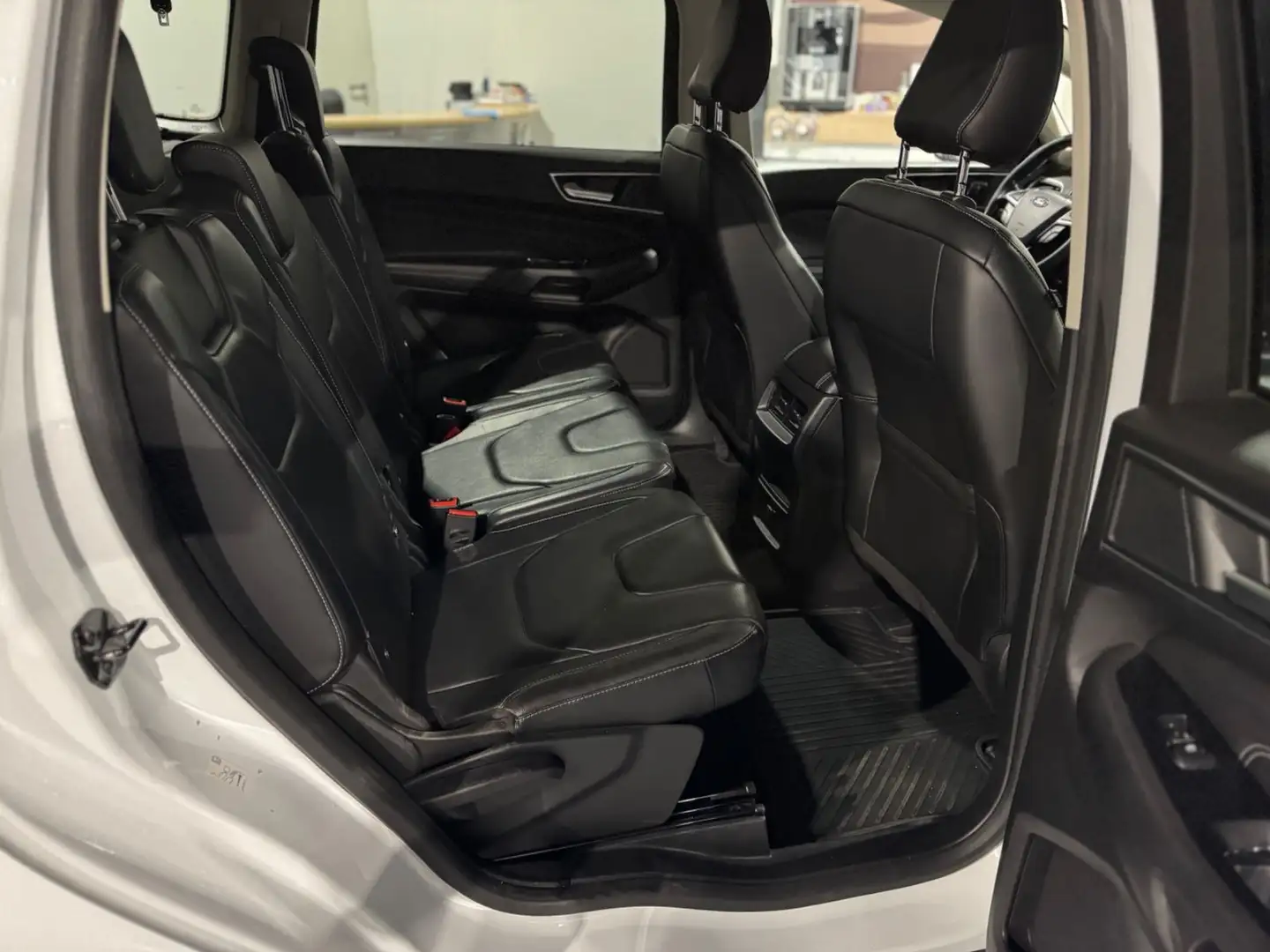 Vehicle image, number 11