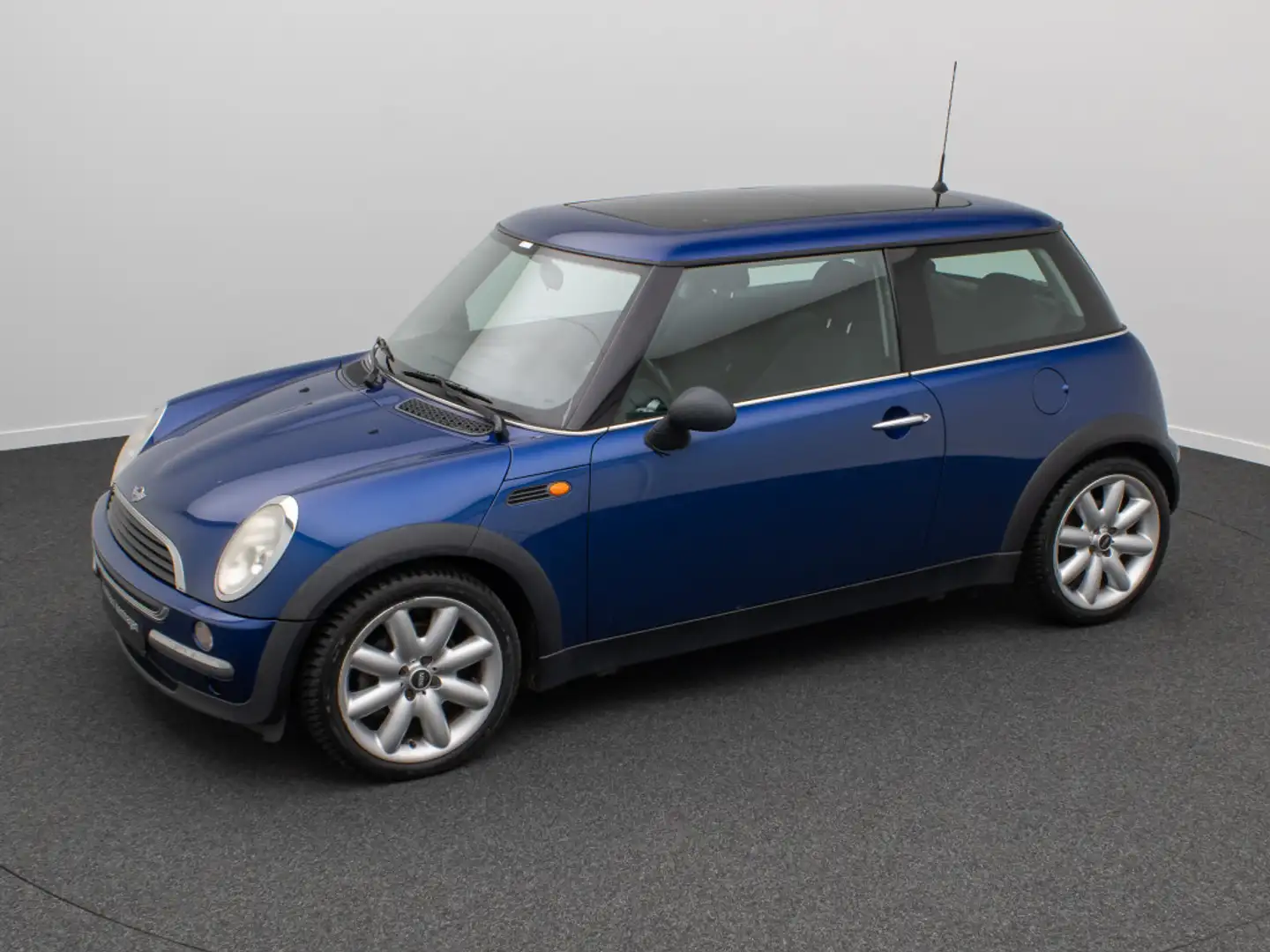 Vehicle image, number 12