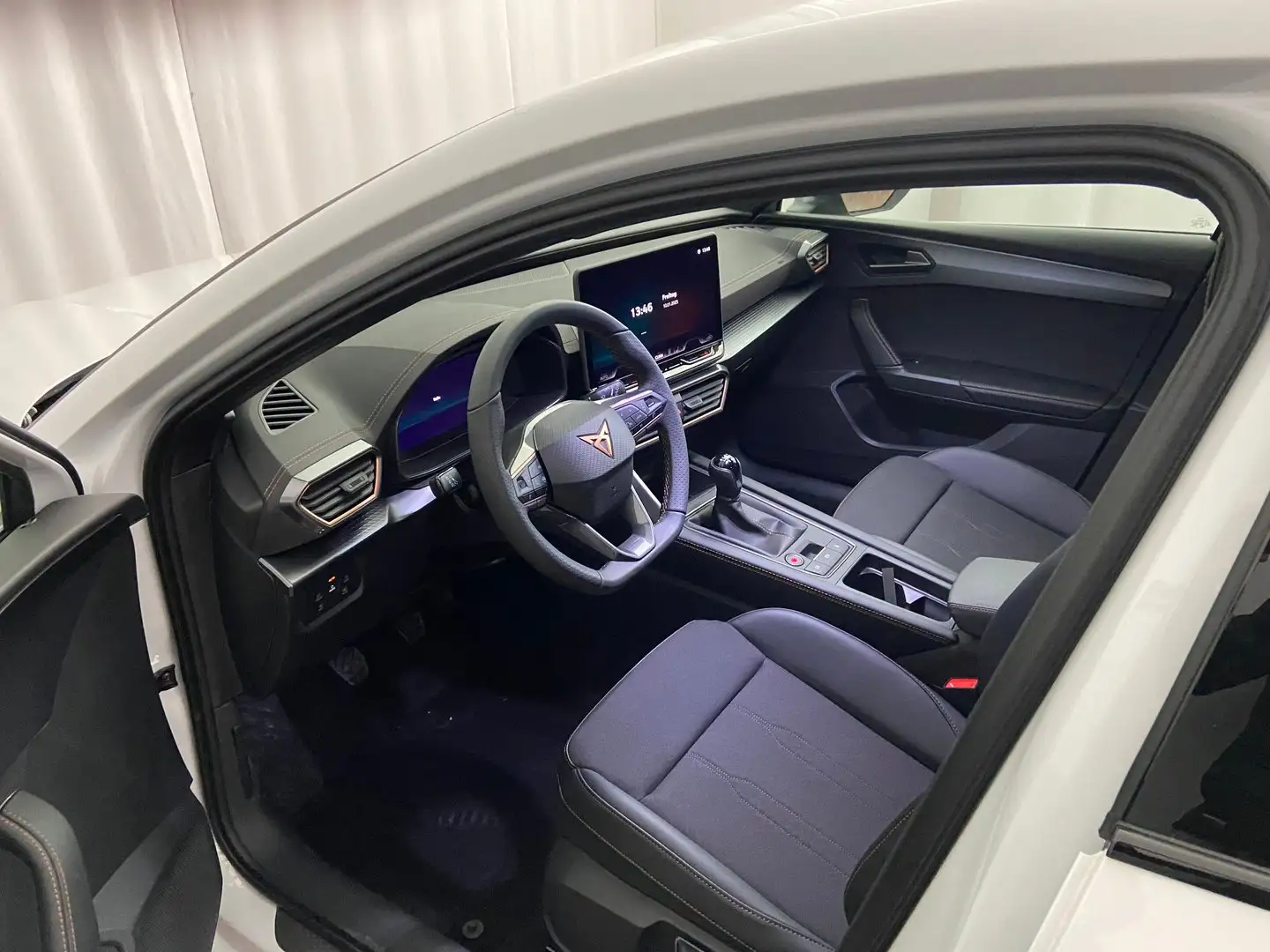 Vehicle image, number 4