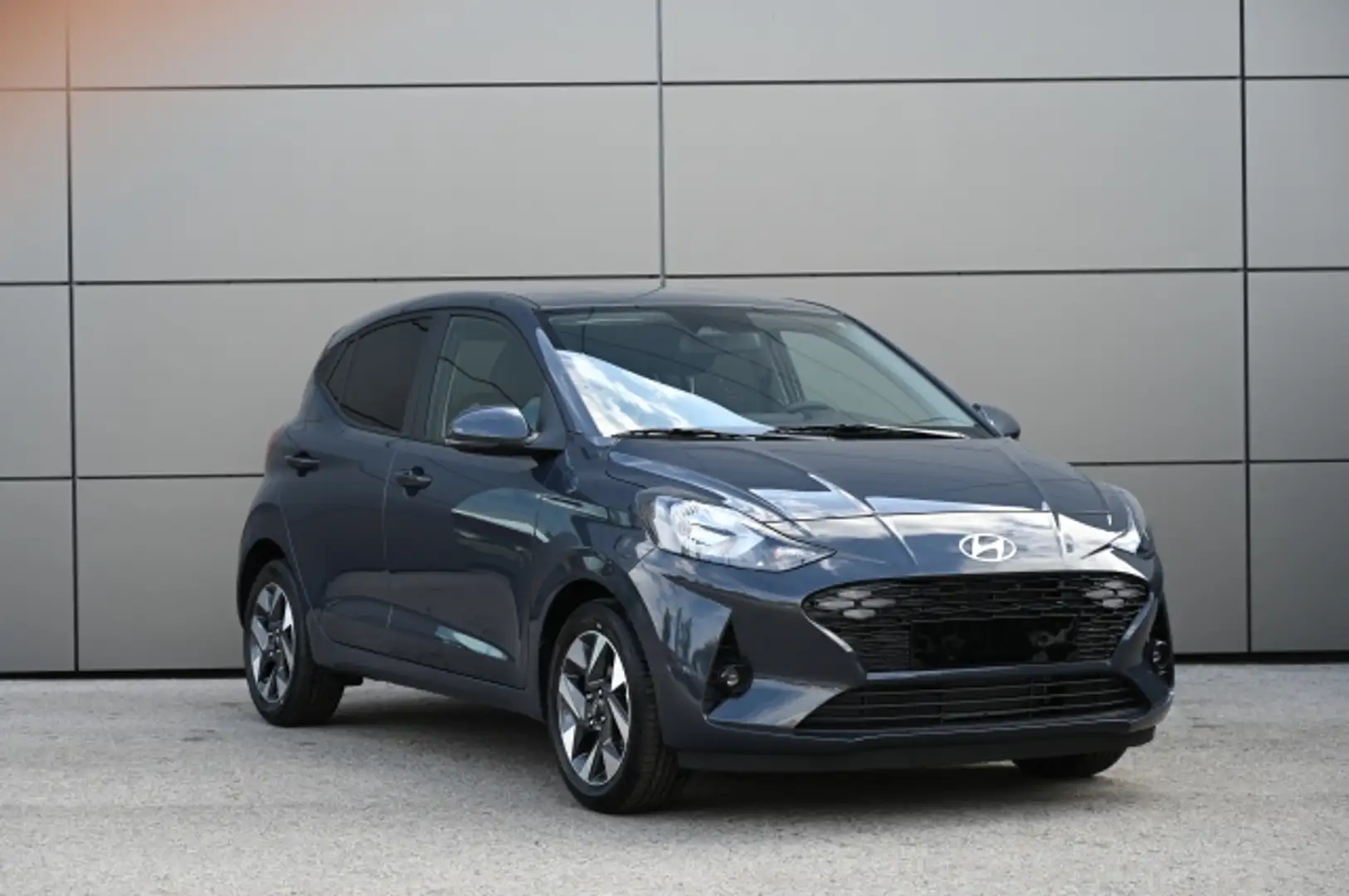 Vehicle image, number 1