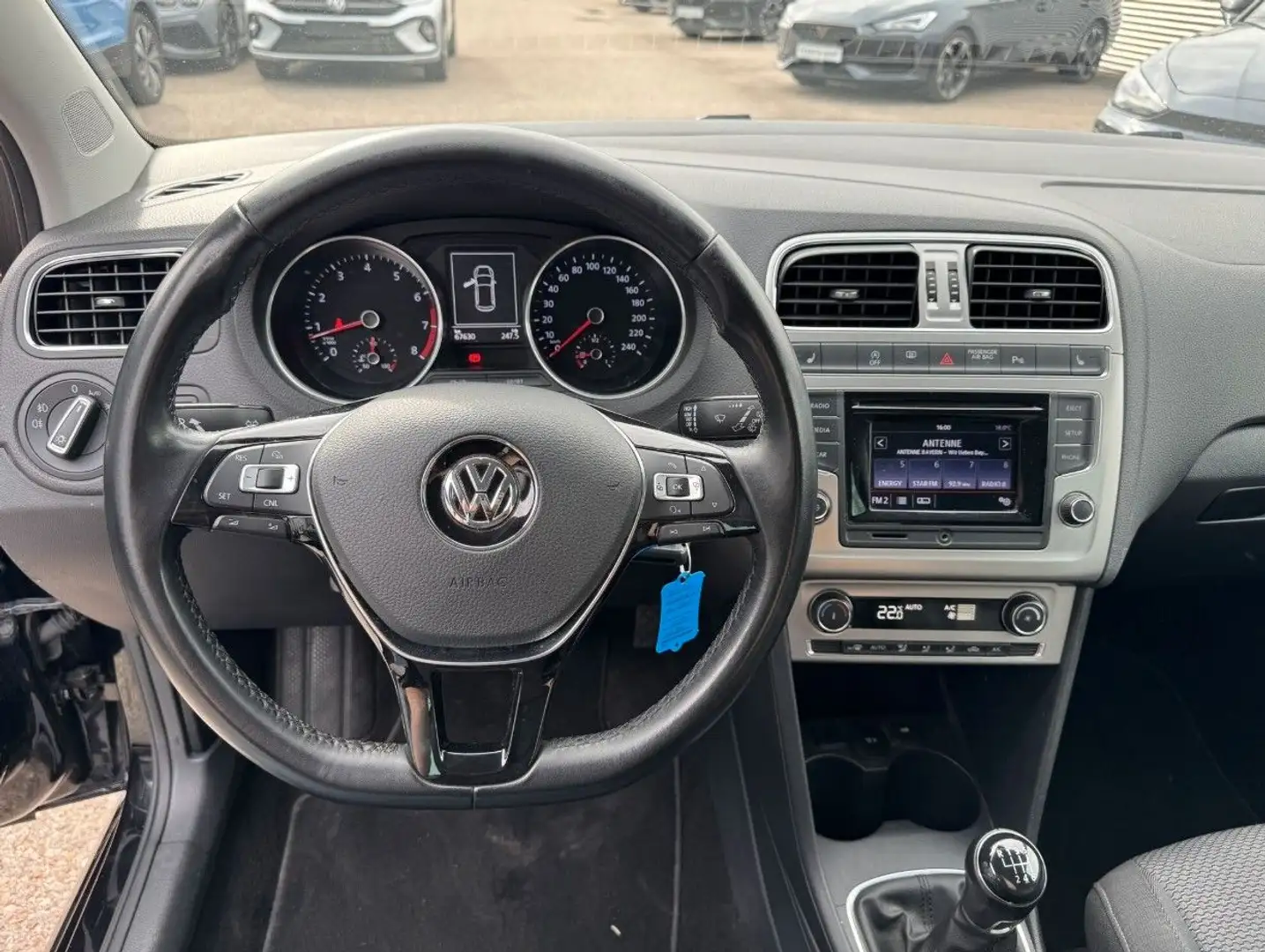 Vehicle image, number 8