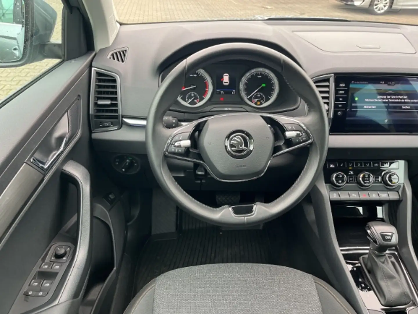 Vehicle image, number 9