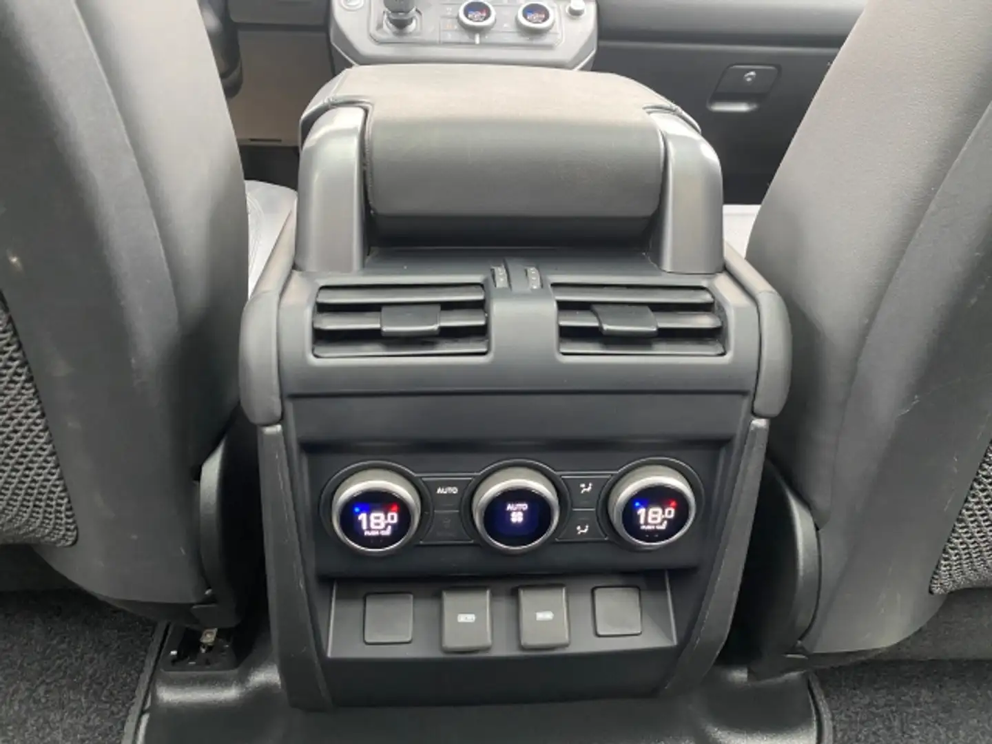 Vehicle image, number 8