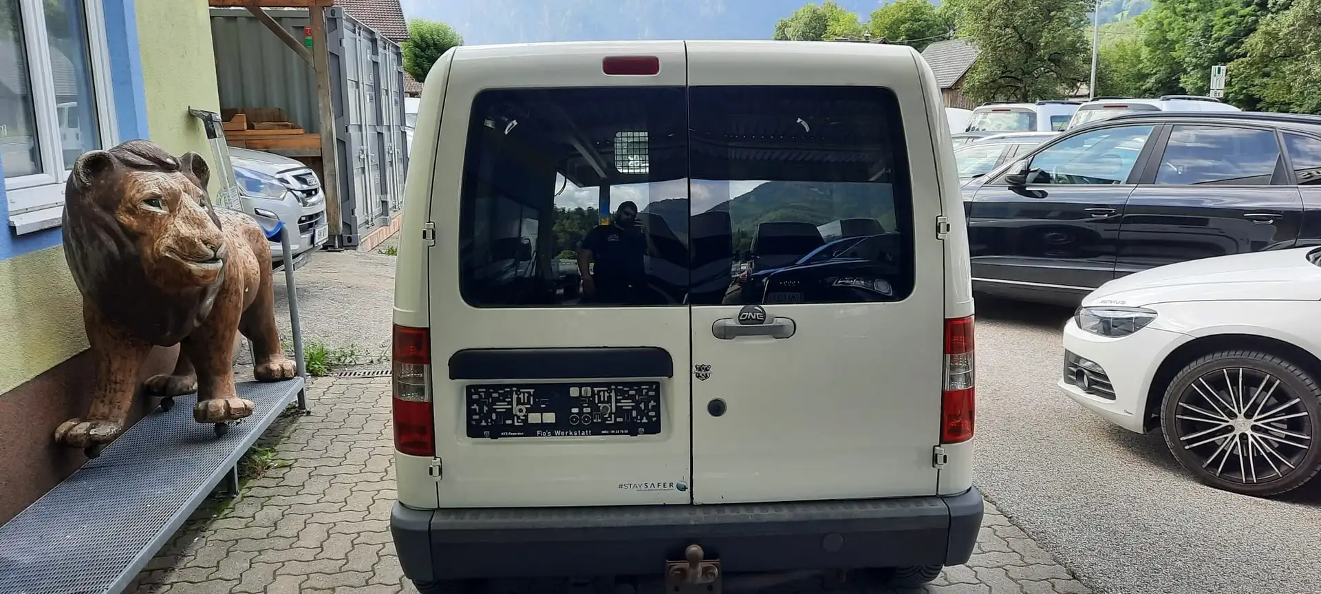 Vehicle image, number 5