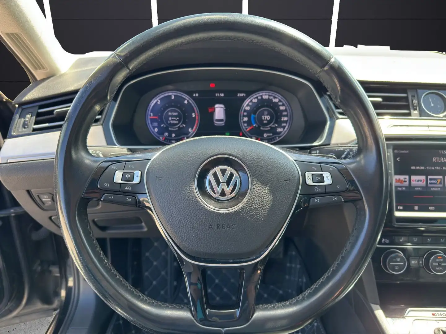 Vehicle image, number 11