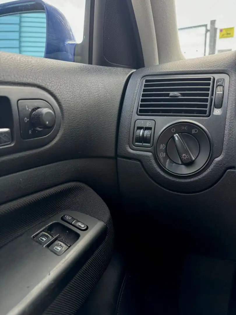 Vehicle image, number 15