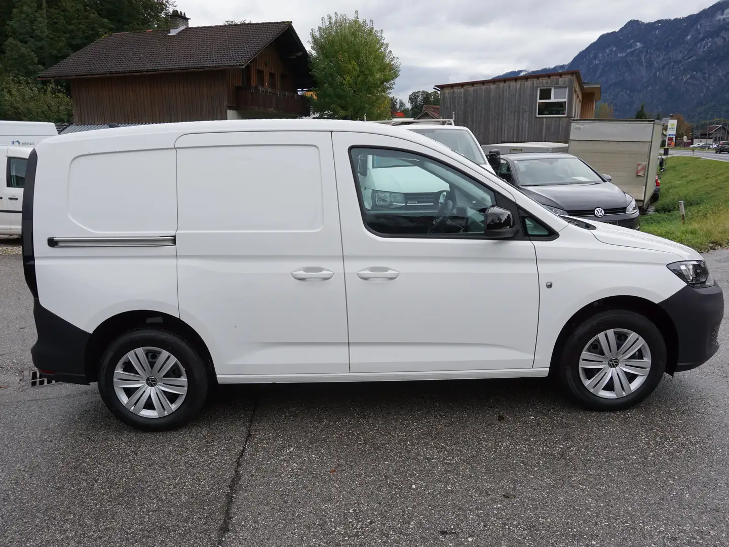Vehicle image, number 8