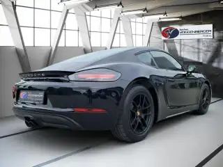 Vehicle image thumbnail, number 4