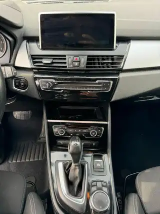 Vehicle image thumbnail, number 8