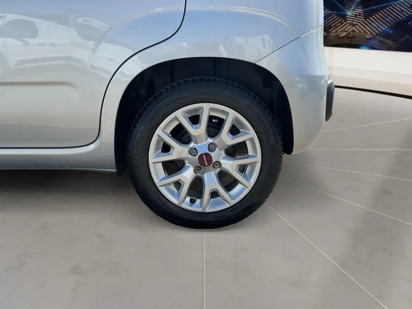 Vehicle image, number 9