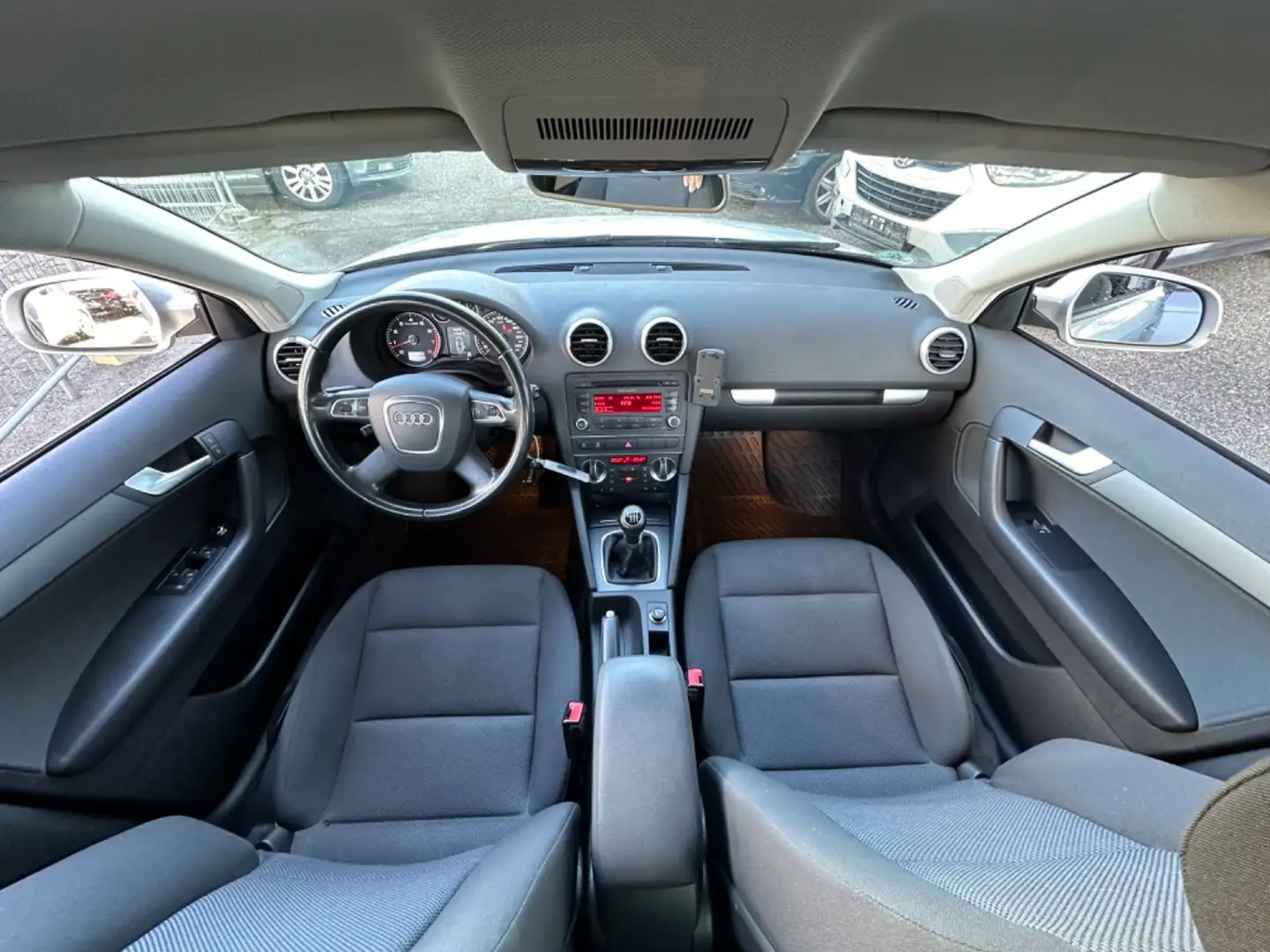 Vehicle image, number 6
