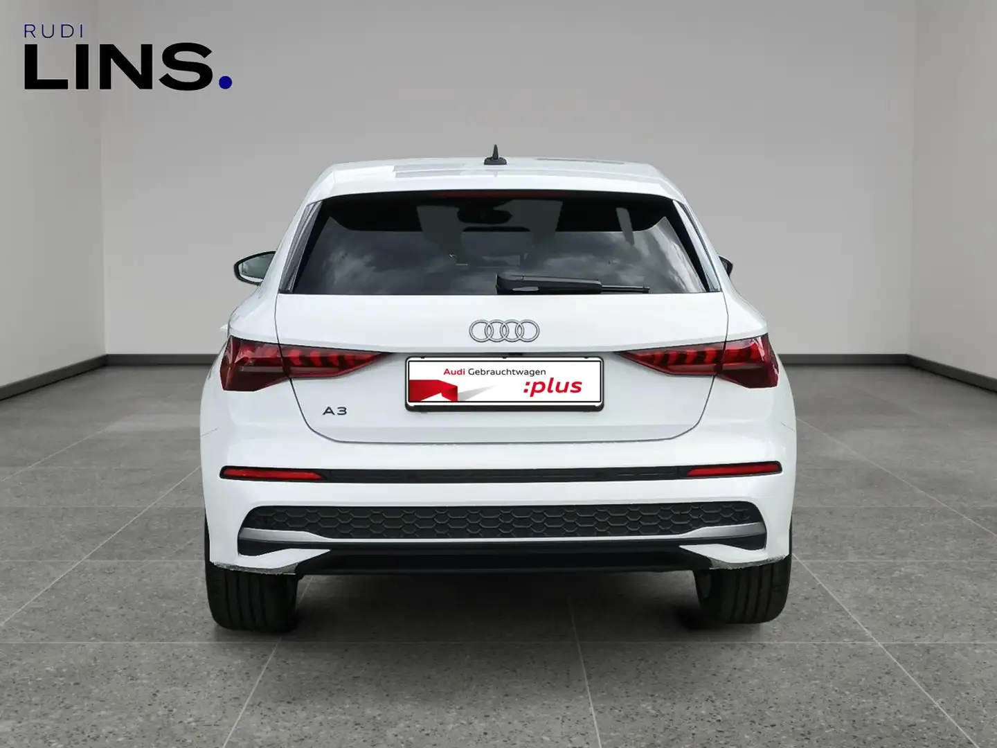 Vehicle image, number 4