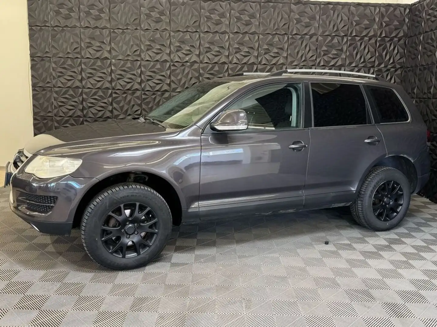Vehicle image, number 5