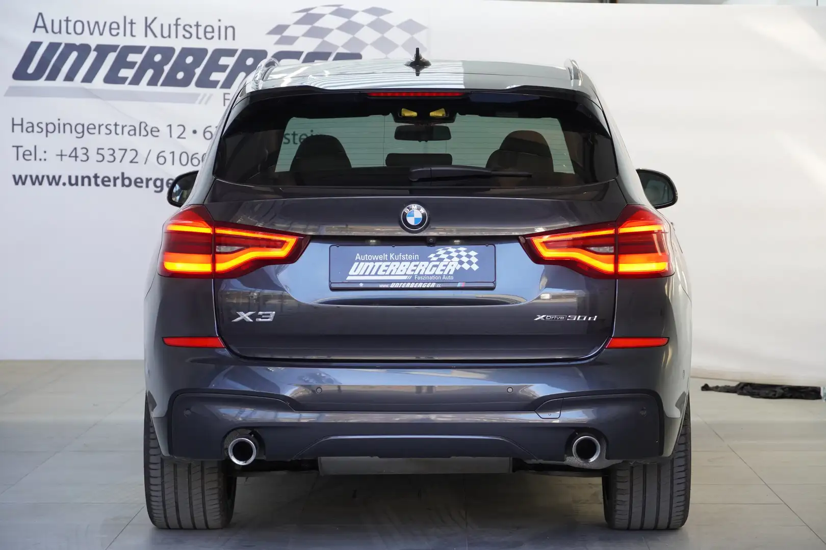 Vehicle image, number 9