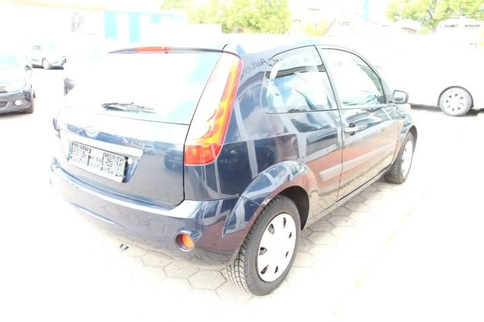 Vehicle image, number 5