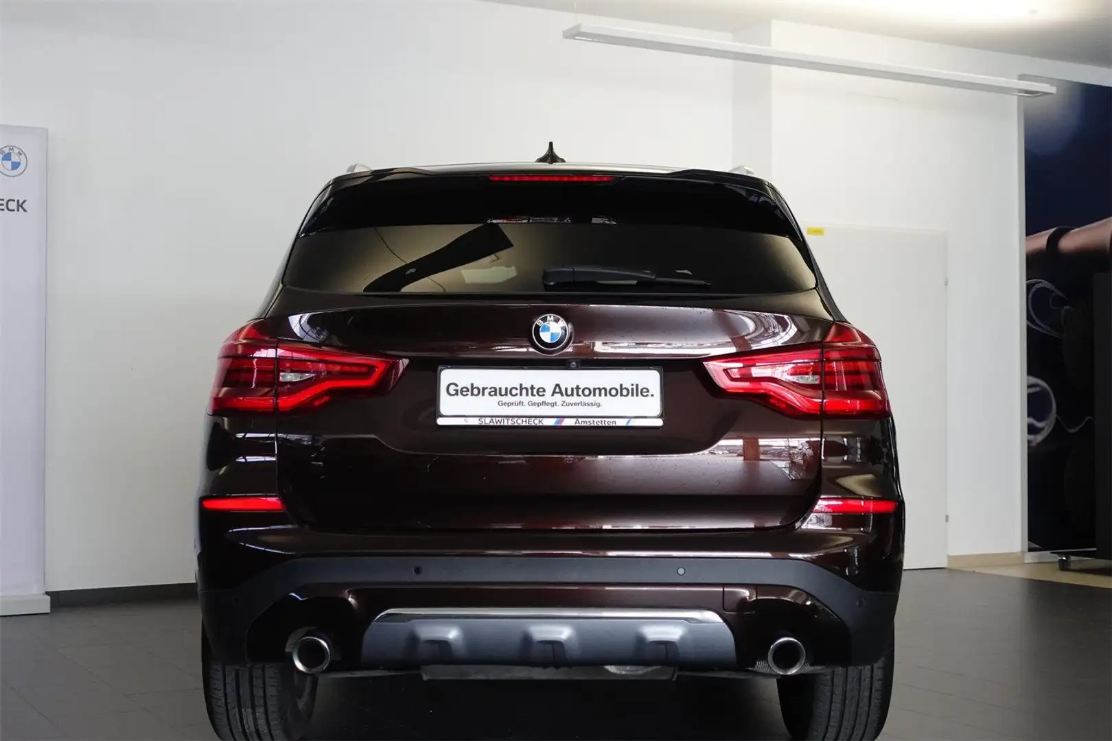 Vehicle image, number 4