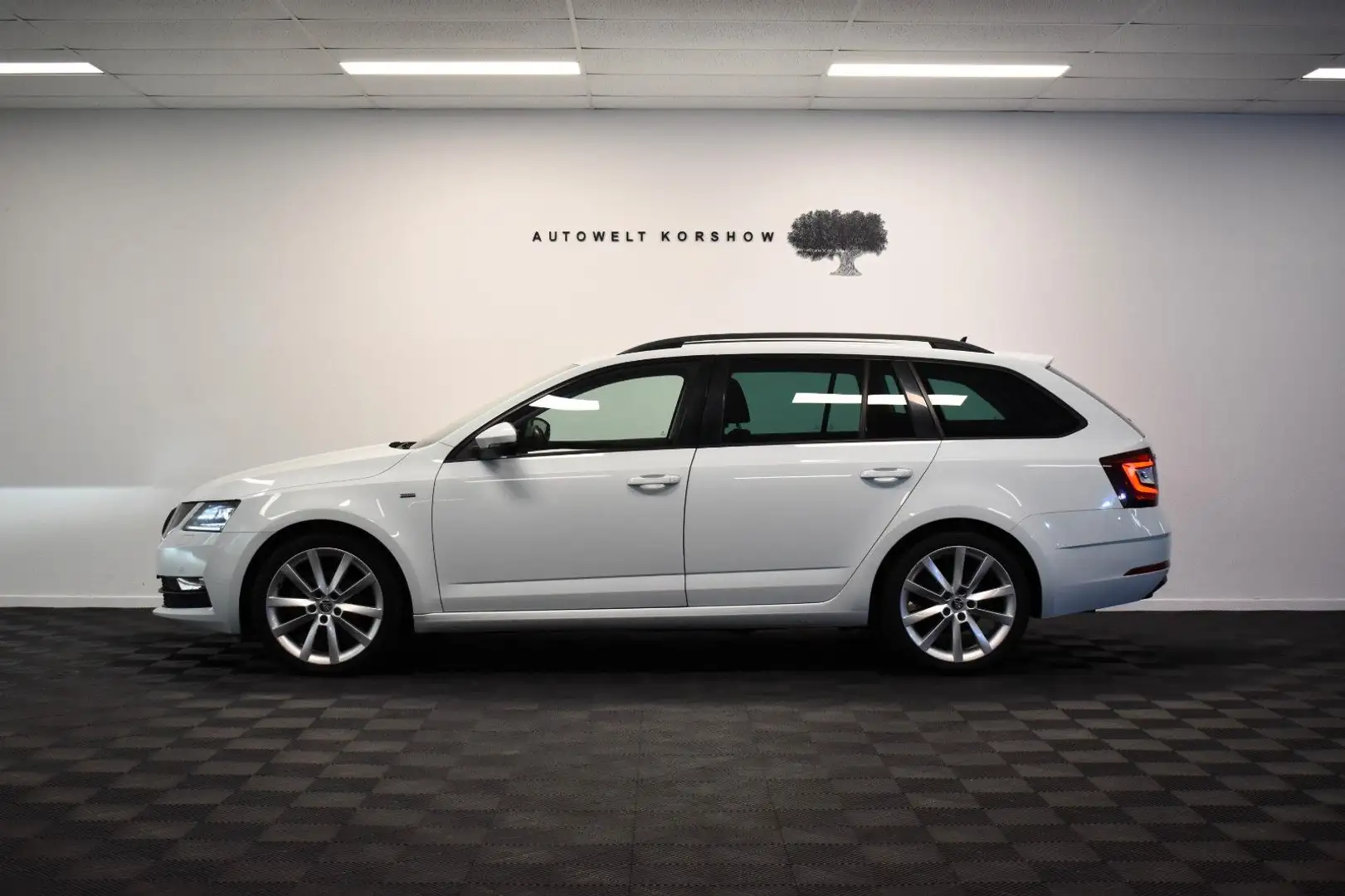 Vehicle image, number 7