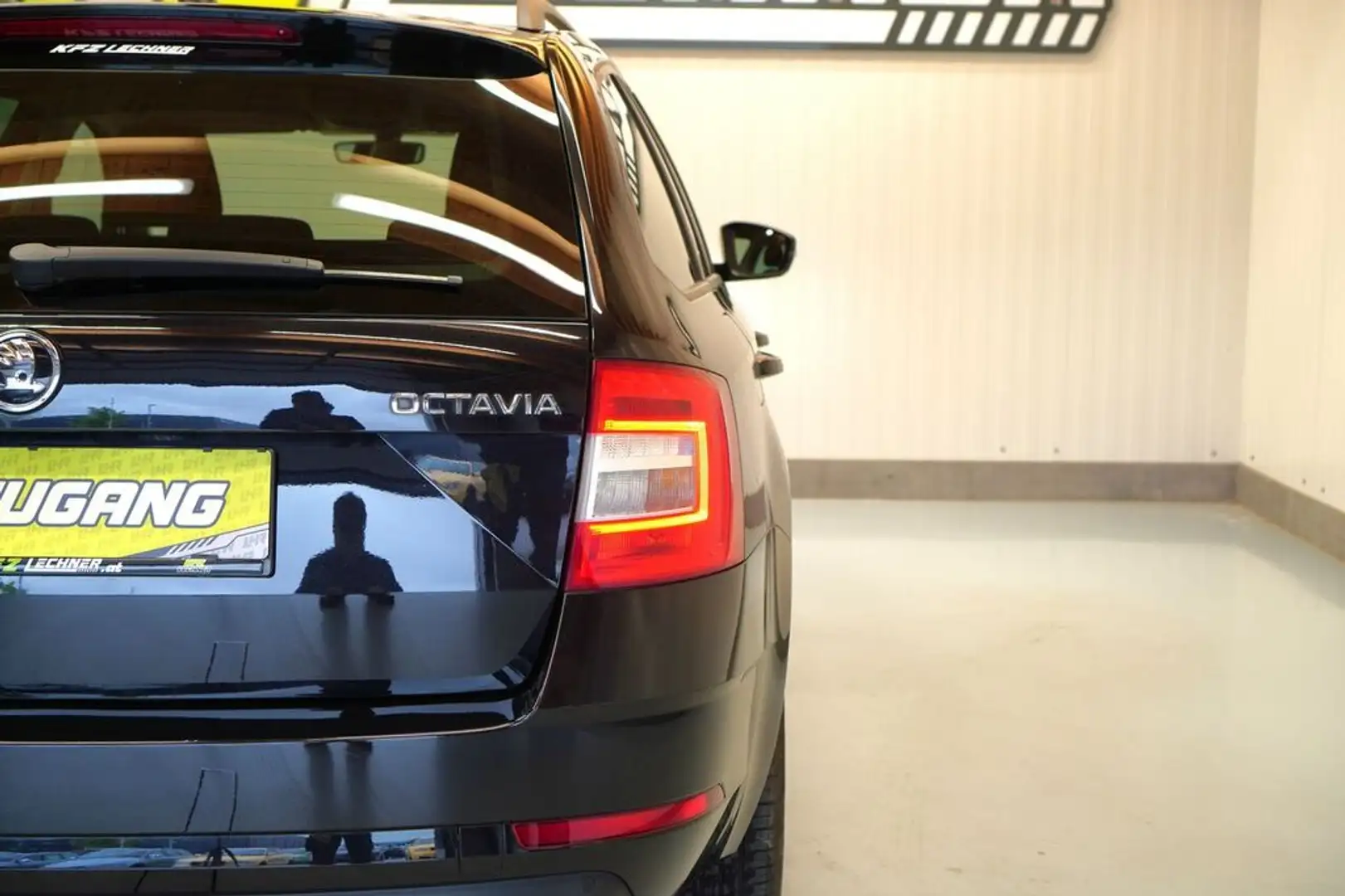 Vehicle image, number 6
