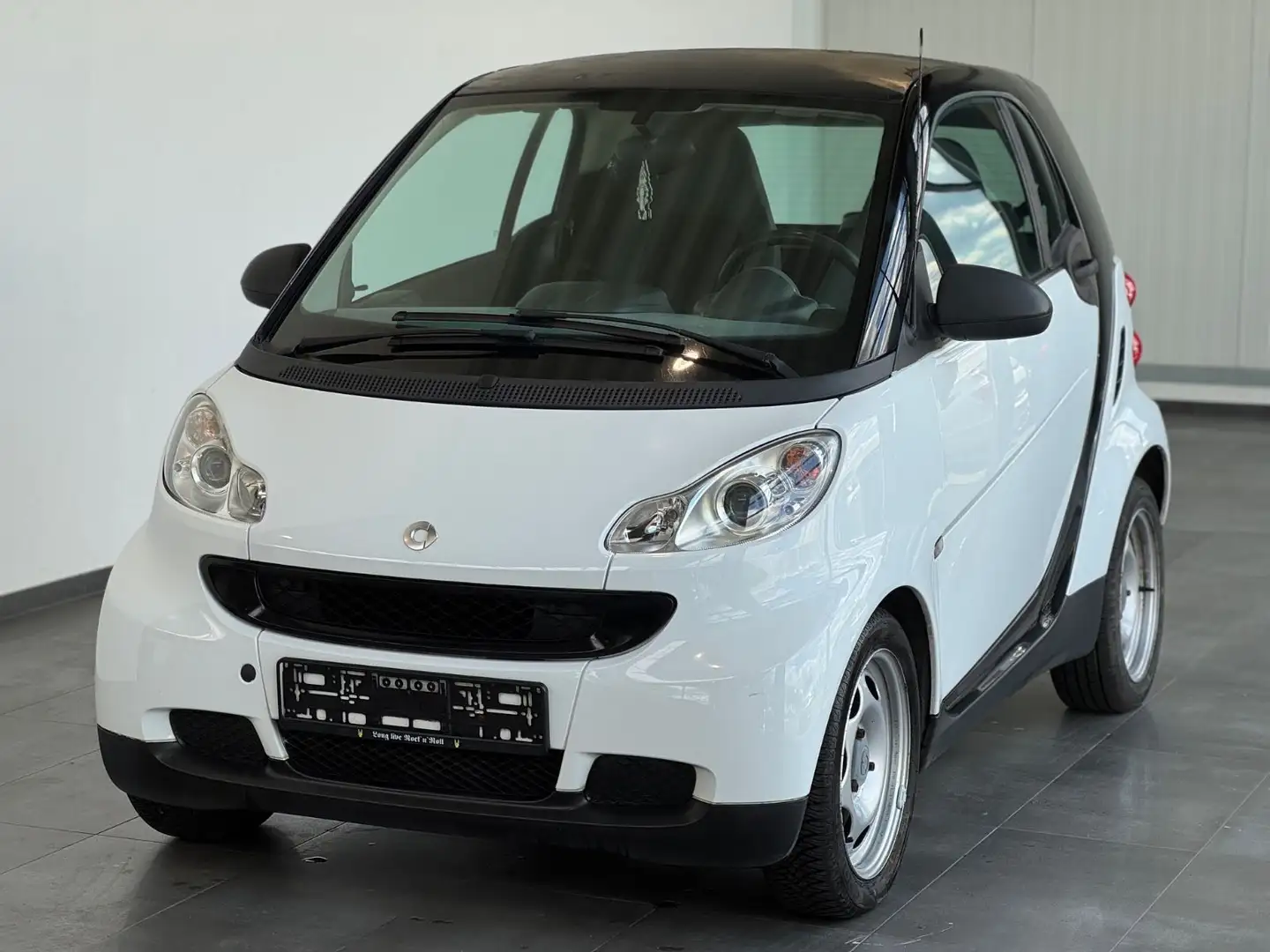 Vehicle image, number 1