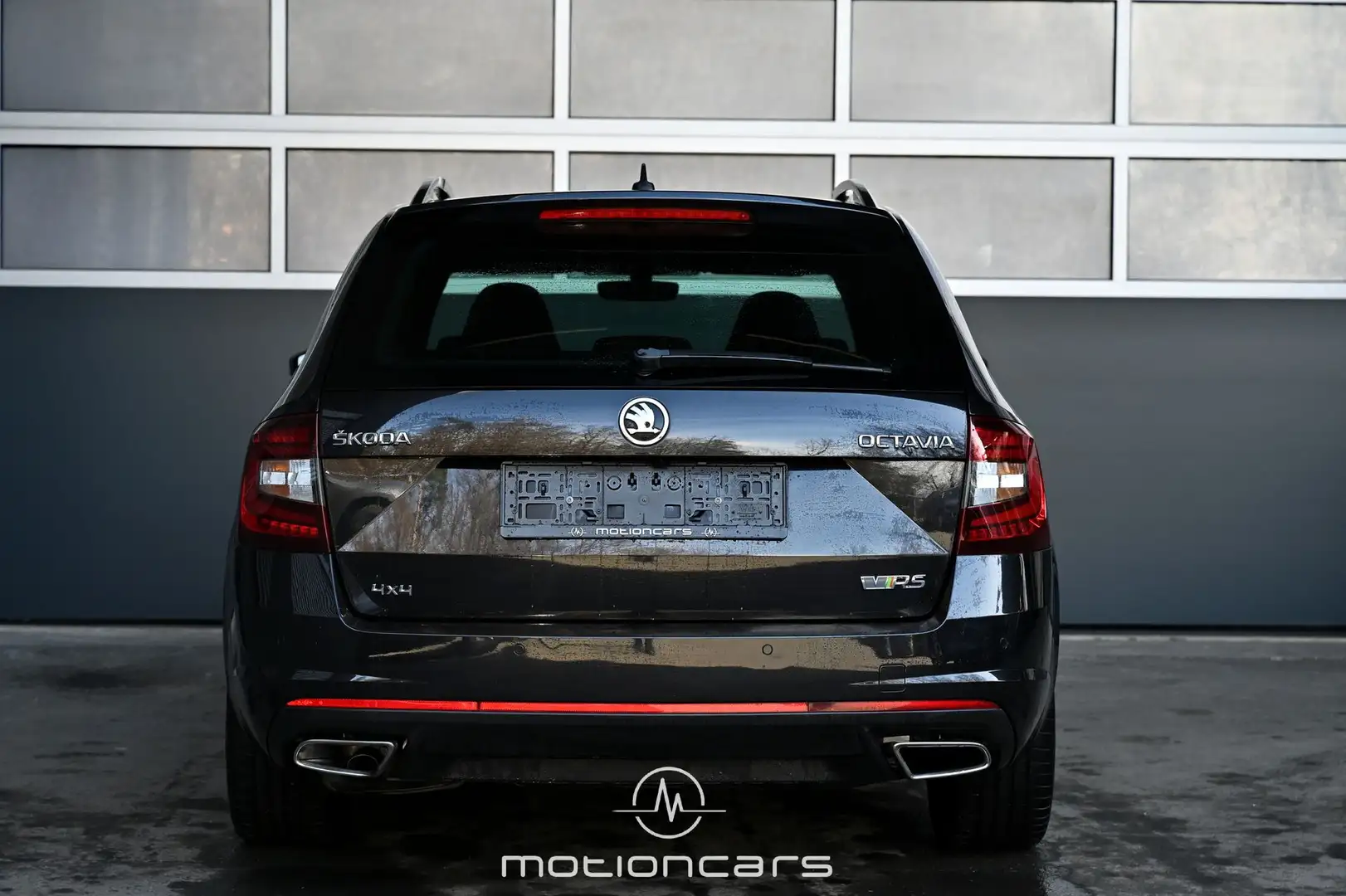 Vehicle image, number 4