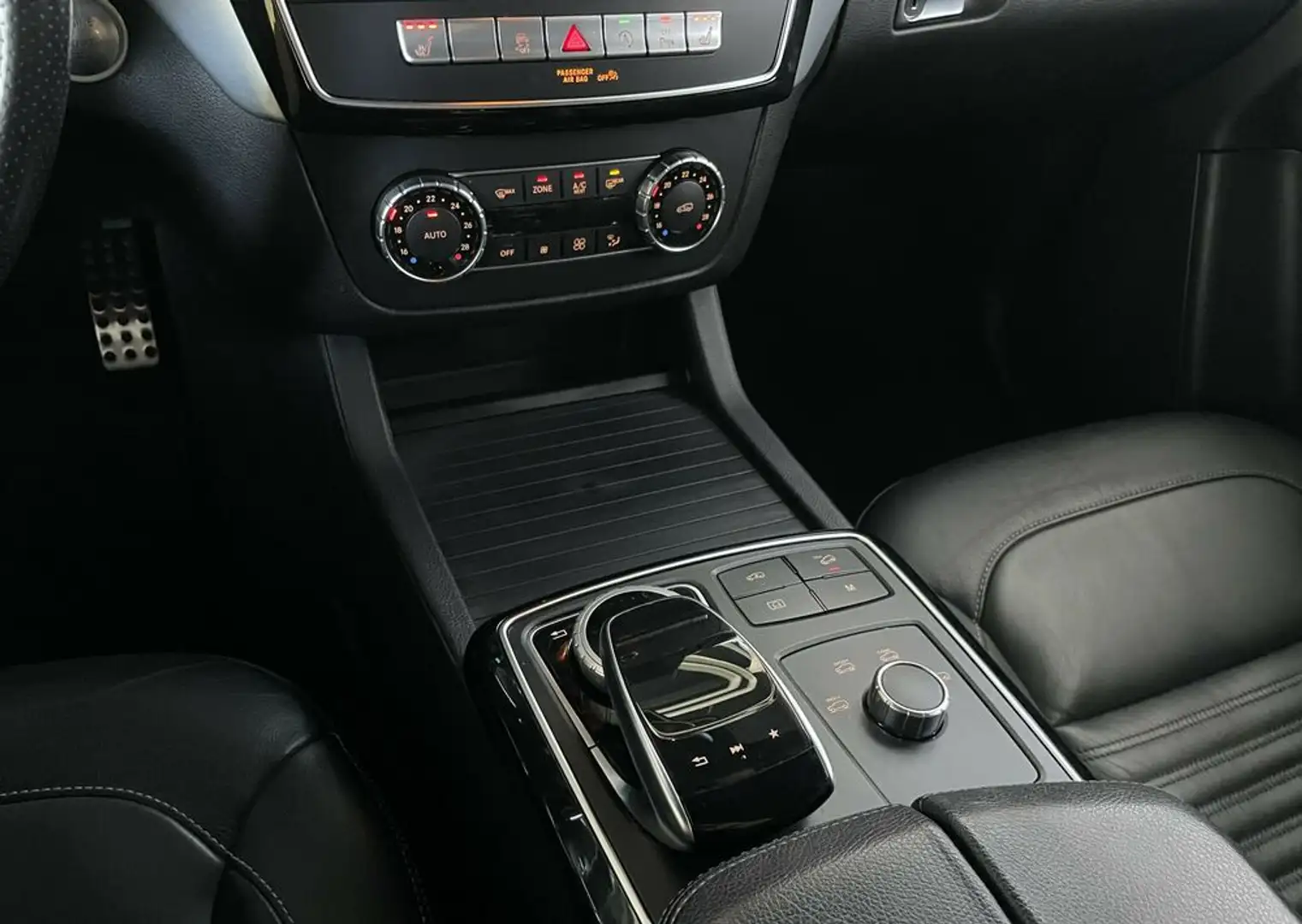 Vehicle image, number 7